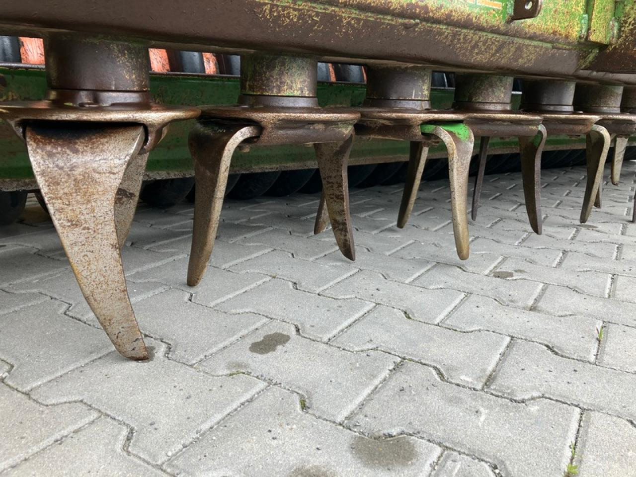Amazone AD P402 - Kombinált vetőgép: 5 kép. Amazone AD P402 - Kombinált vetőgép: 5 kép.