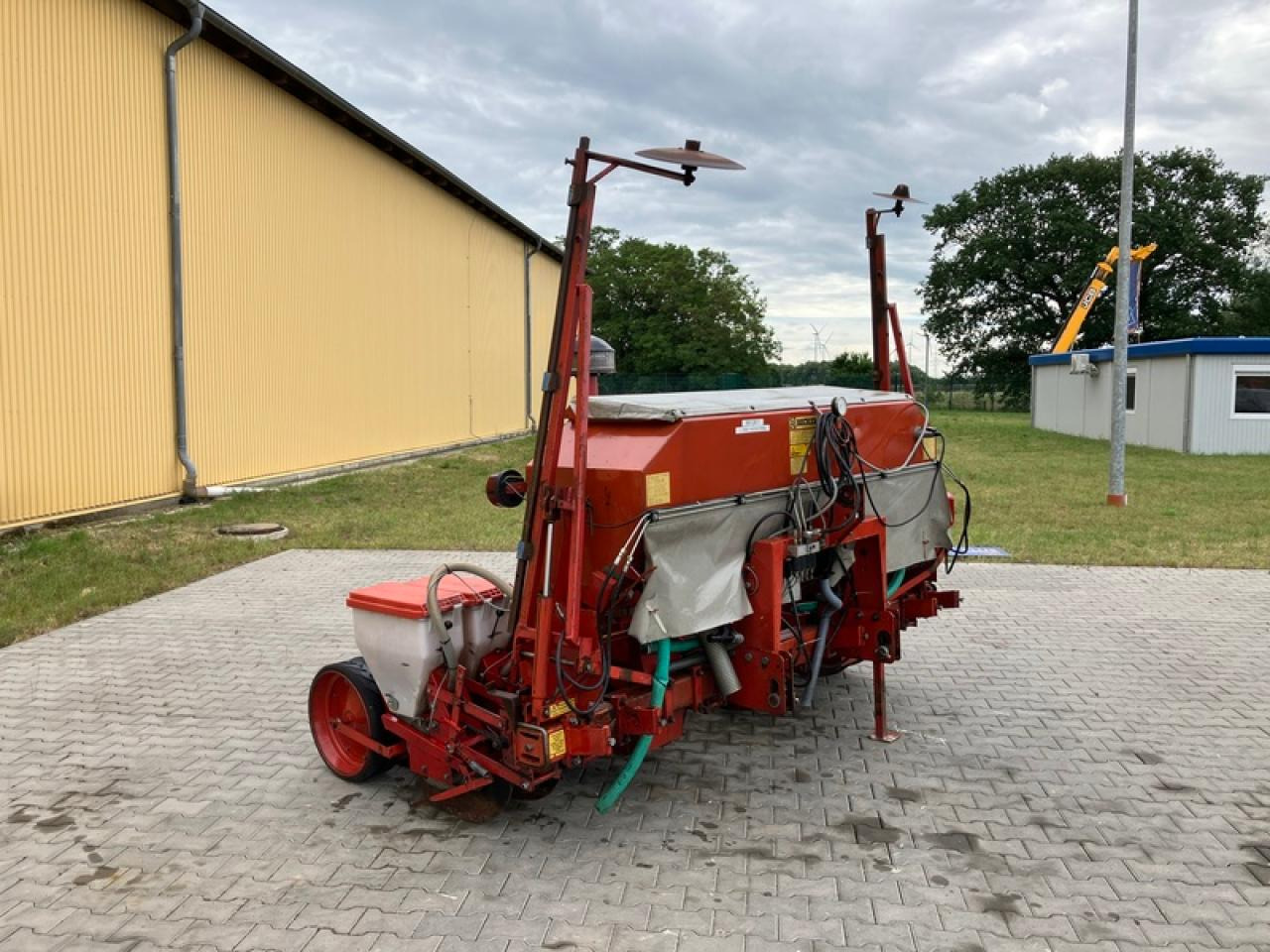 Becker AEROMAT T - Precíziós vetőgép: 4 kép. Becker AEROMAT T - Precíziós vetőgép: 4 kép.