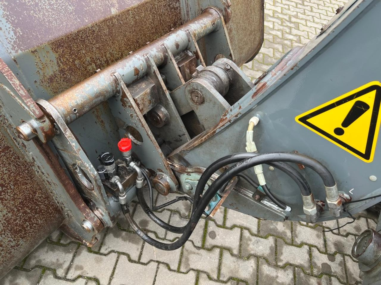 CLAAS SCORPION 7040 - Teleszkópos rakodó: 5 kép. CLAAS SCORPION 7040 - Teleszkópos rakodó: 5 kép.