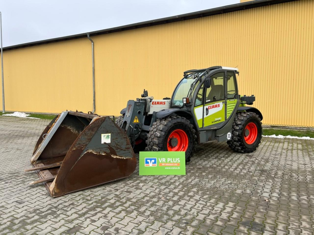 CLAAS SCORPION 7040 - Teleszkópos rakodó: 1 kép. CLAAS SCORPION 7040 - Teleszkópos rakodó: 1 kép.