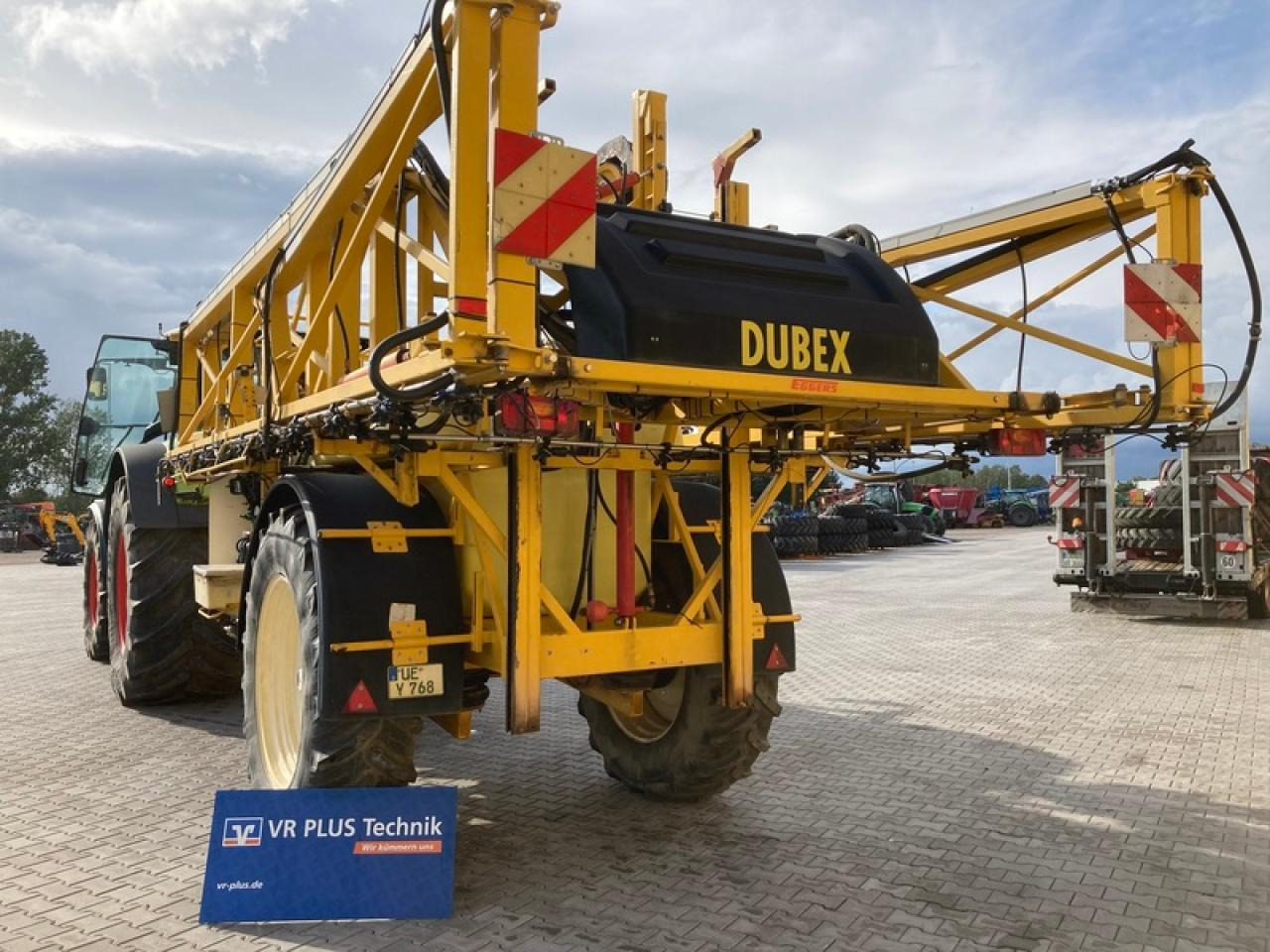 DUBEX MENTOR 9804 - Vontatott permetezők: 3 kép. DUBEX MENTOR 9804 - Vontatott permetezők: 3 kép.