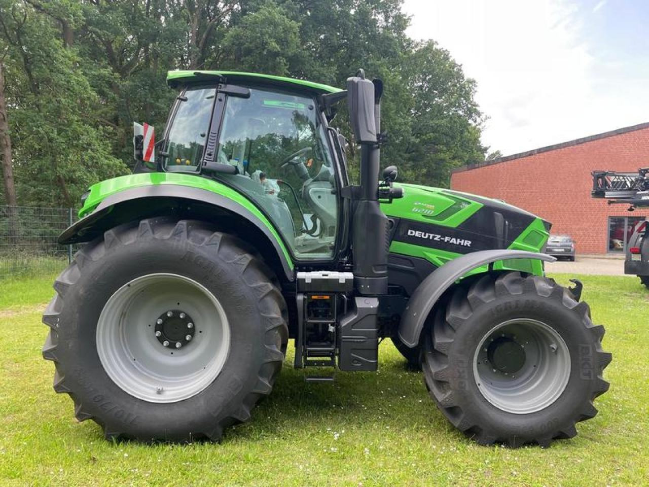 Deutz-Fahr 6210 PSHIFT AKTION - Traktor: 4 kép. Deutz-Fahr 6210 PSHIFT AKTION - Traktor: 4 kép.