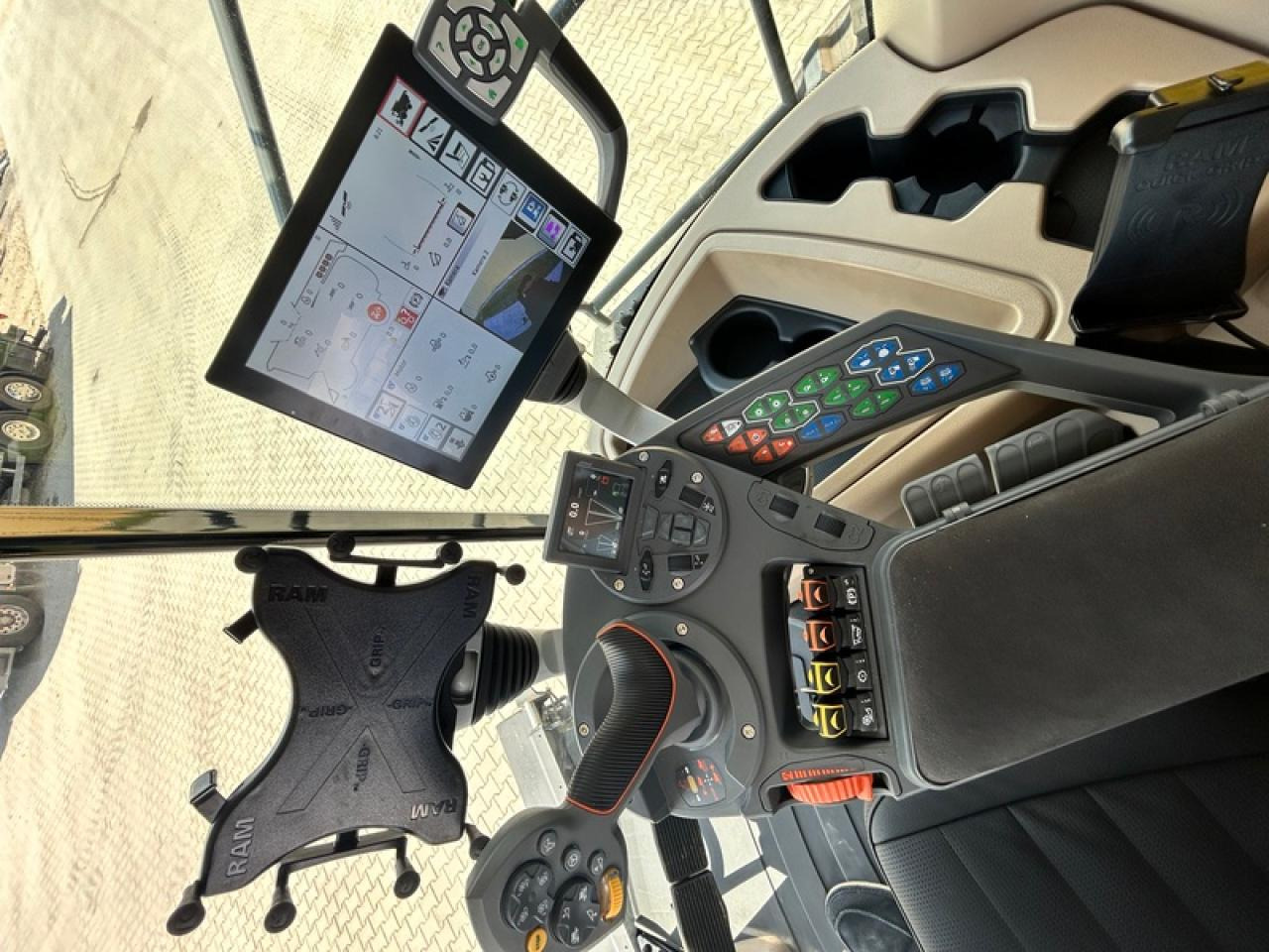 Fendt IDEAL 8T NEUMASCHINE - Kombájn: 5 kép. Fendt IDEAL 8T NEUMASCHINE - Kombájn: 5 kép.