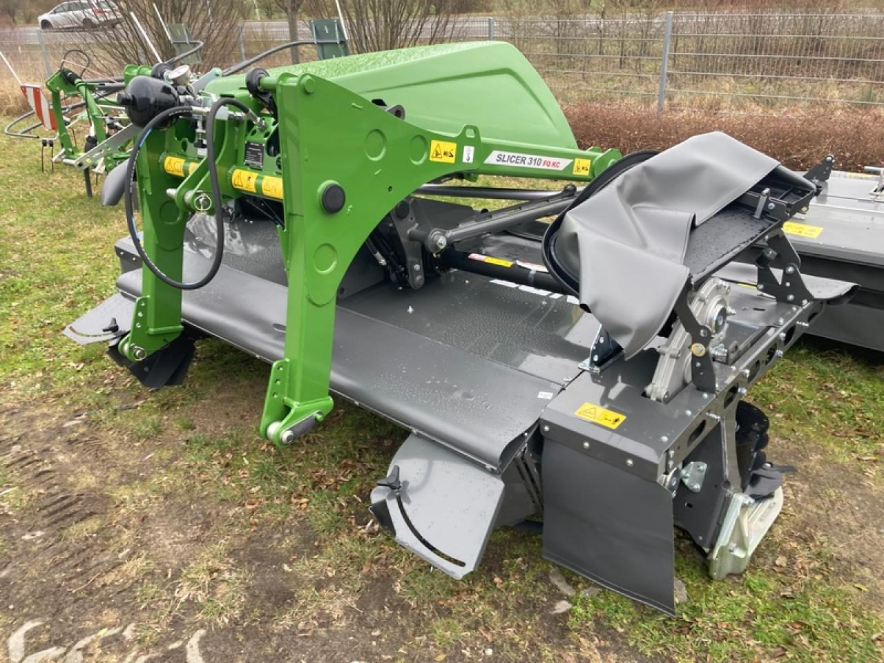 Fendt SLICER 310F - Fűkasza: 4 kép. Fendt SLICER 310F - Fűkasza: 4 kép.