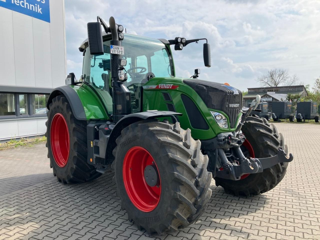 Fendt VARIO 724 GEN 6 PROFI PLUS SET 2 - Traktor: 4 kép. Fendt VARIO 724 GEN 6 PROFI PLUS SET 2 - Traktor: 4 kép.
