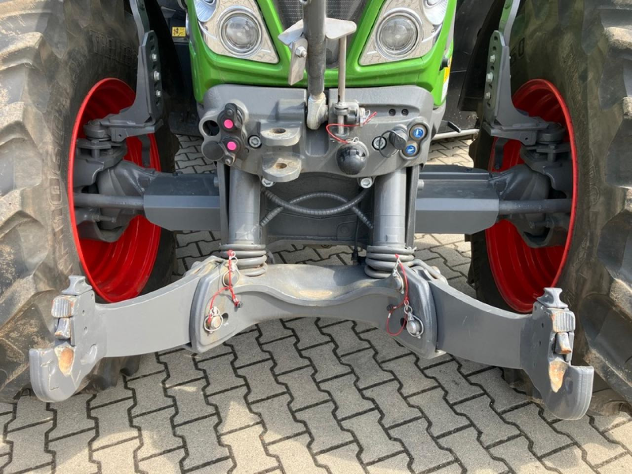 Fendt VARIO 724 GEN 6 PROFI PLUS SET 2 - Traktor: 5 kép. Fendt VARIO 724 GEN 6 PROFI PLUS SET 2 - Traktor: 5 kép.