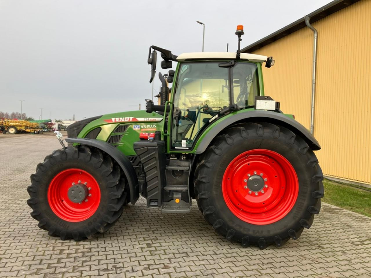 Fendt VARIO 724 GEN6 // RTK - Traktor: 2 kép. Fendt VARIO 724 GEN6 // RTK - Traktor: 2 kép.