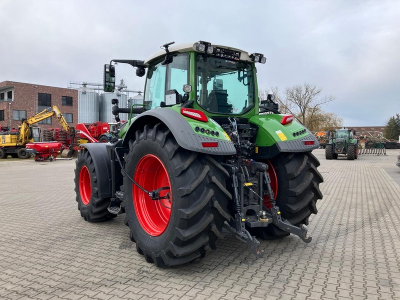 Fendt VARIO 724 GEN7 // RTK // RDA - Traktor: 3 kép. Fendt VARIO 724 GEN7 // RTK // RDA - Traktor: 3 kép.