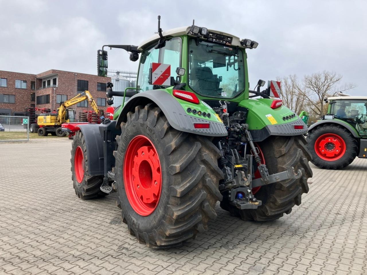 Fendt VARIO 728 GEN 7//RTK//VARIO GRIP - Traktor: 3 kép. Fendt VARIO 728 GEN 7//RTK//VARIO GRIP - Traktor: 3 kép.