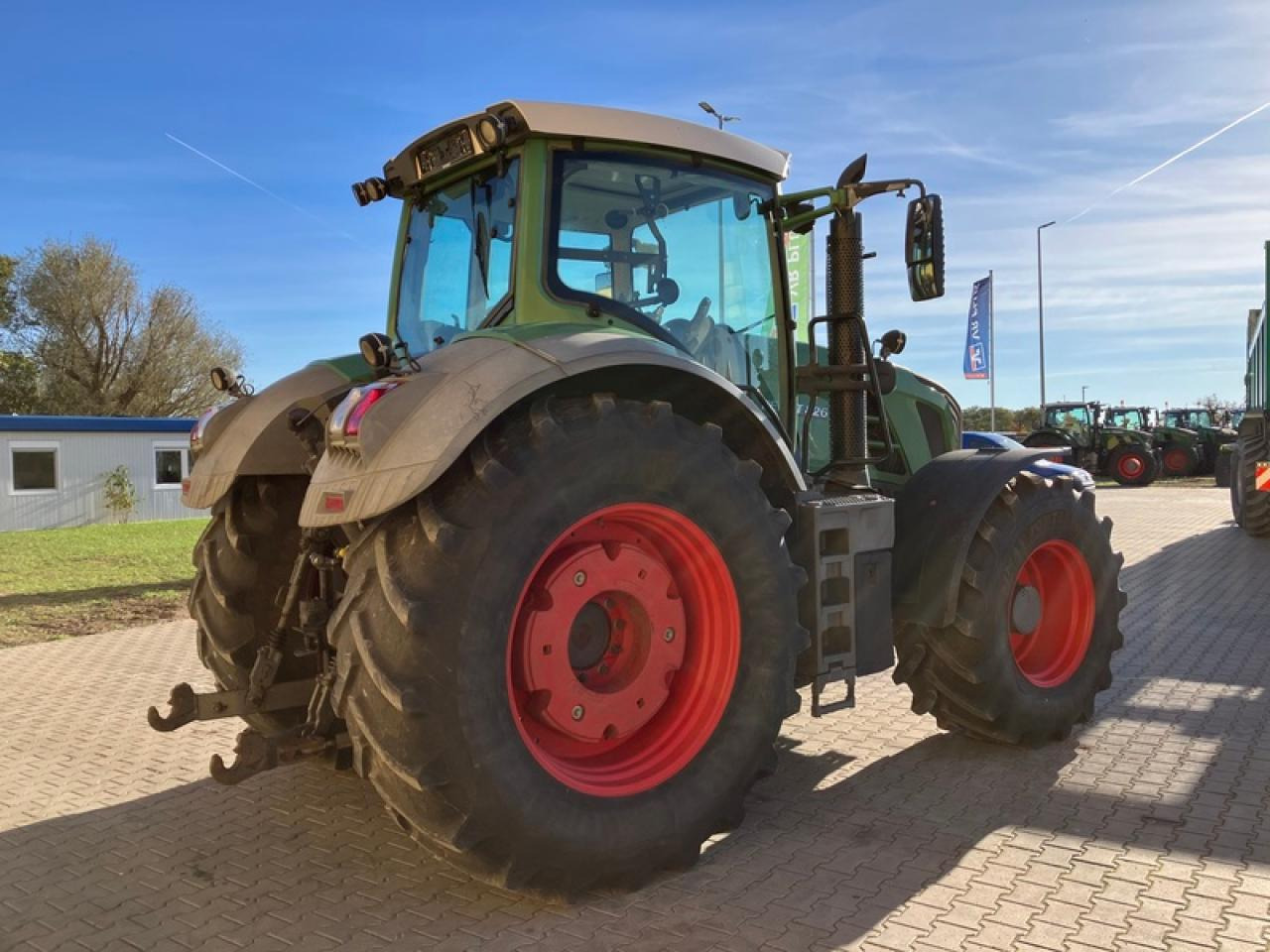 Fendt VARIO 826 - Traktor: 4 kép. Fendt VARIO 826 - Traktor: 4 kép.
