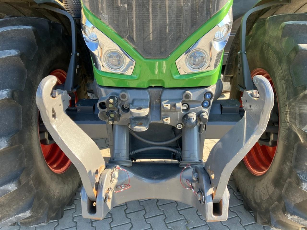 Fendt VARIO 828 S4 // RTK // VARIO GRIP - Traktor: 5 kép. Fendt VARIO 828 S4 // RTK // VARIO GRIP - Traktor: 5 kép.