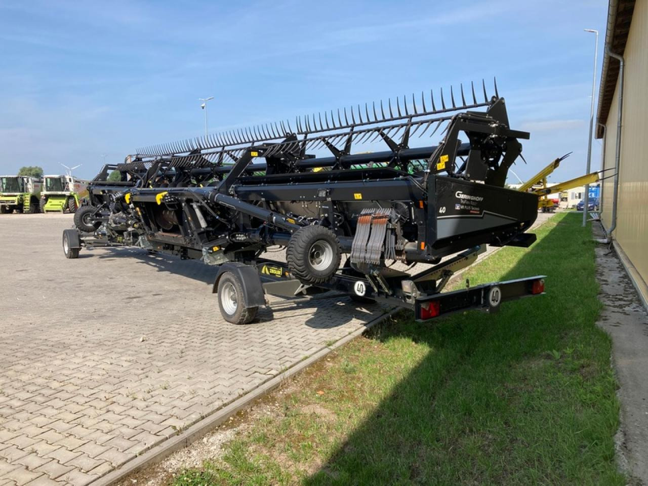 Geringhoff TRUFLEX RAZOR 40FT ZU FENDT IDEAL9 - Kombájn adapter: 2 kép. Geringhoff TRUFLEX RAZOR 40FT ZU FENDT IDEAL9 - Kombájn adapter: 2 kép.