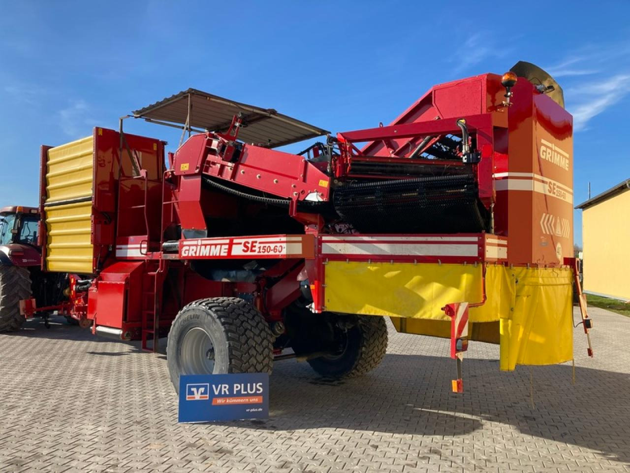 Grimme SE 150-60 NB XXL - Burgonyakombájn: 2 kép. Grimme SE 150-60 NB XXL - Burgonyakombájn: 2 kép.