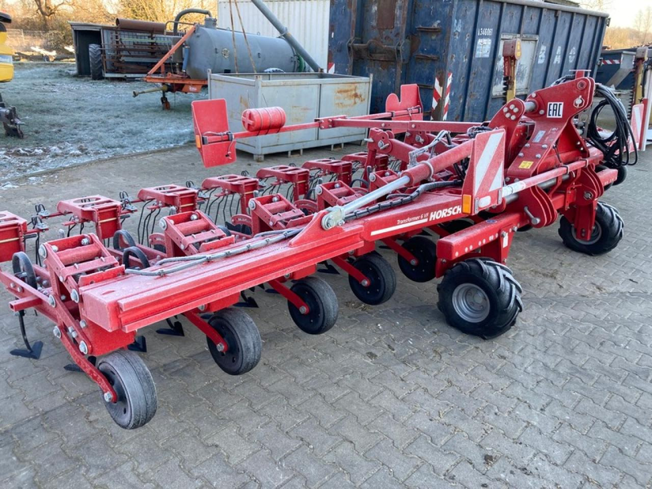 HORSCH TRANSFORMER 6 VF - Talajművelő gep: 2 kép. HORSCH TRANSFORMER 6 VF - Talajművelő gep: 2 kép.