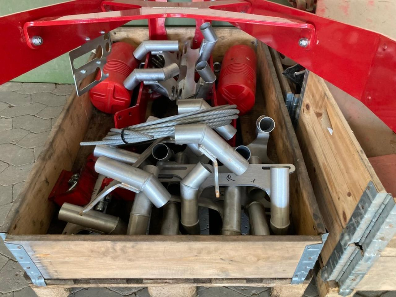 Horsch GÜLLEAUFBAU FÜR HORSCH JOKER 6CT - Talajművelő gep: 3 kép. Horsch GÜLLEAUFBAU FÜR HORSCH JOKER 6CT - Talajművelő gep: 3 kép.
