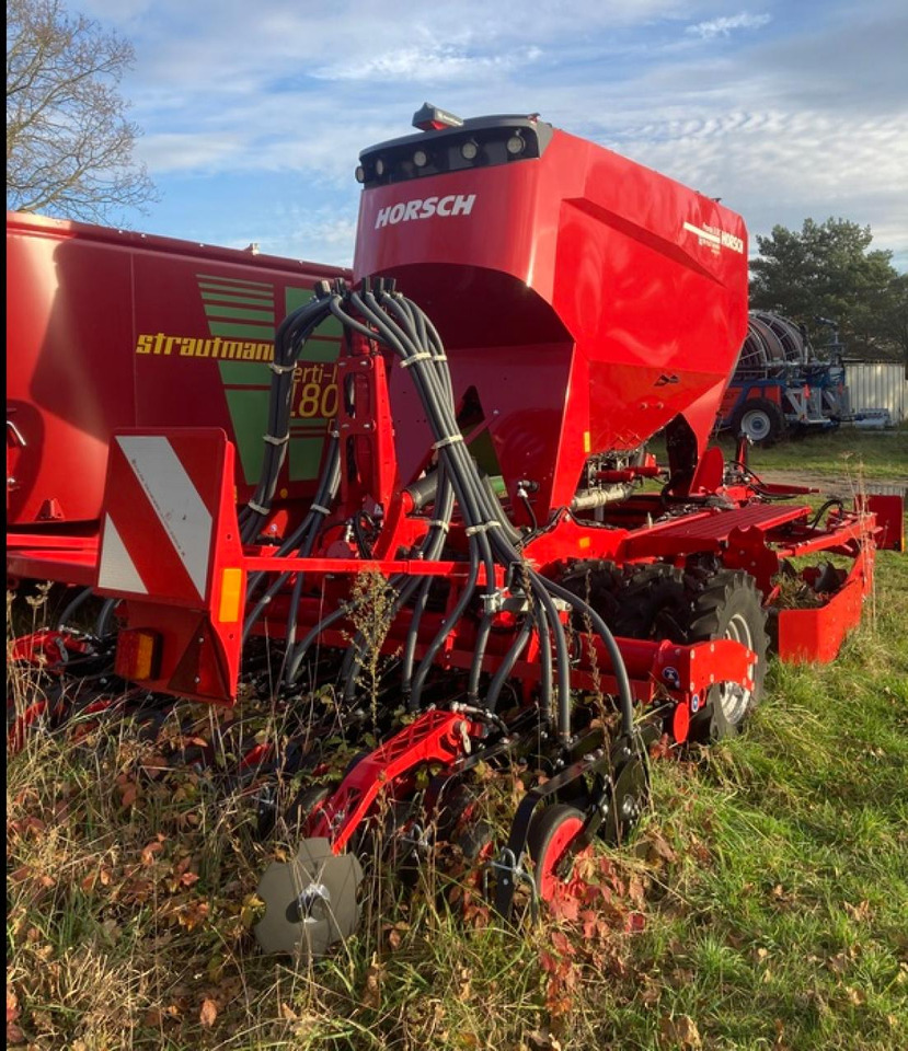 Horsch PRONTO 3 DC - Szemenkénti vetőgép: 3 kép. Horsch PRONTO 3 DC - Szemenkénti vetőgép: 3 kép.