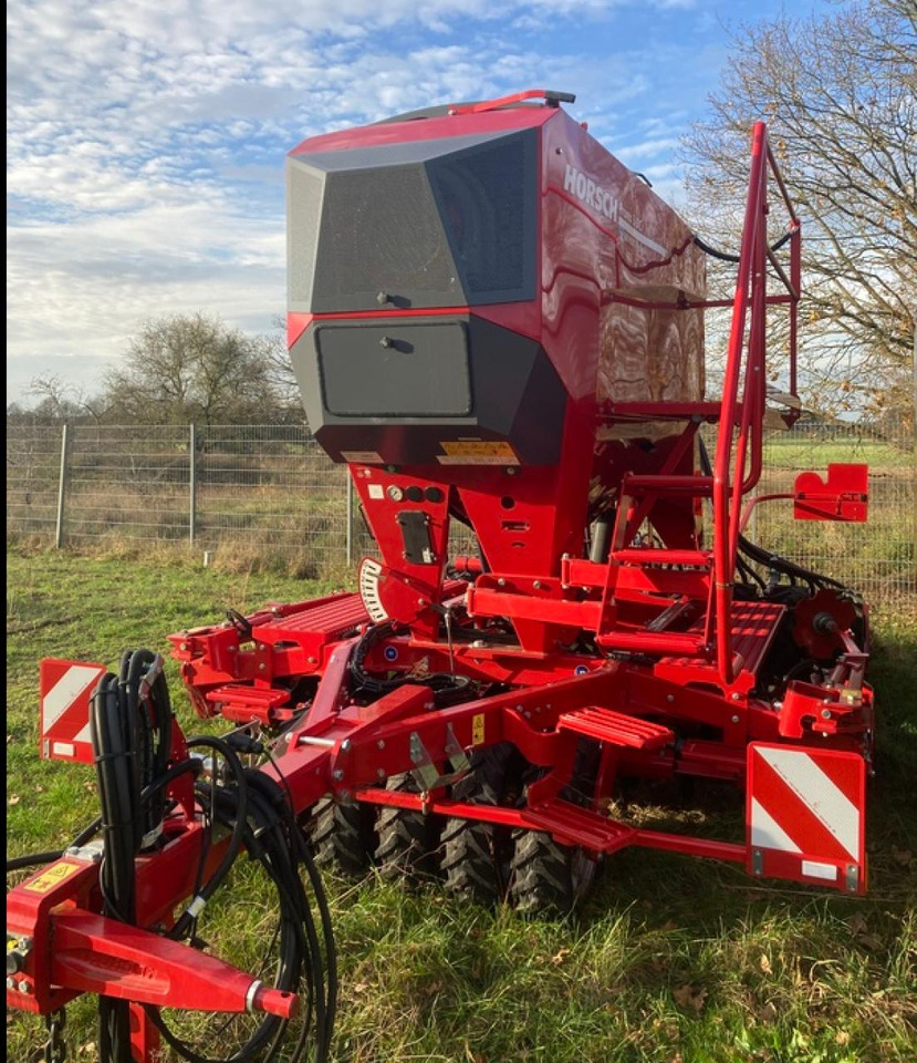 Horsch PRONTO 3 DC - Szemenkénti vetőgép: 2 kép. Horsch PRONTO 3 DC - Szemenkénti vetőgép: 2 kép.
