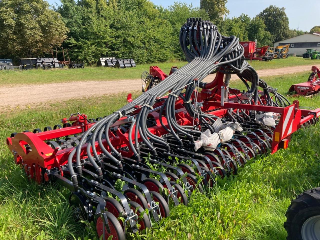 Horsch TARO 6 SL ROLLFLEX-PACKER - Szemenkénti vetőgép: 4 kép. Horsch TARO 6 SL ROLLFLEX-PACKER - Szemenkénti vetőgép: 4 kép.