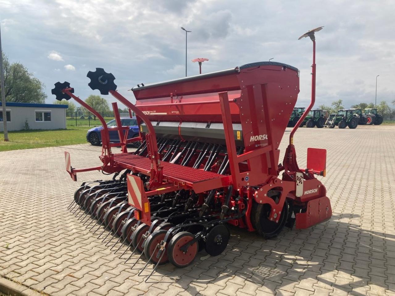 Horsch VERSA 3 KR - Kombinált vetőgép: 4 kép. Horsch VERSA 3 KR - Kombinált vetőgép: 4 kép.