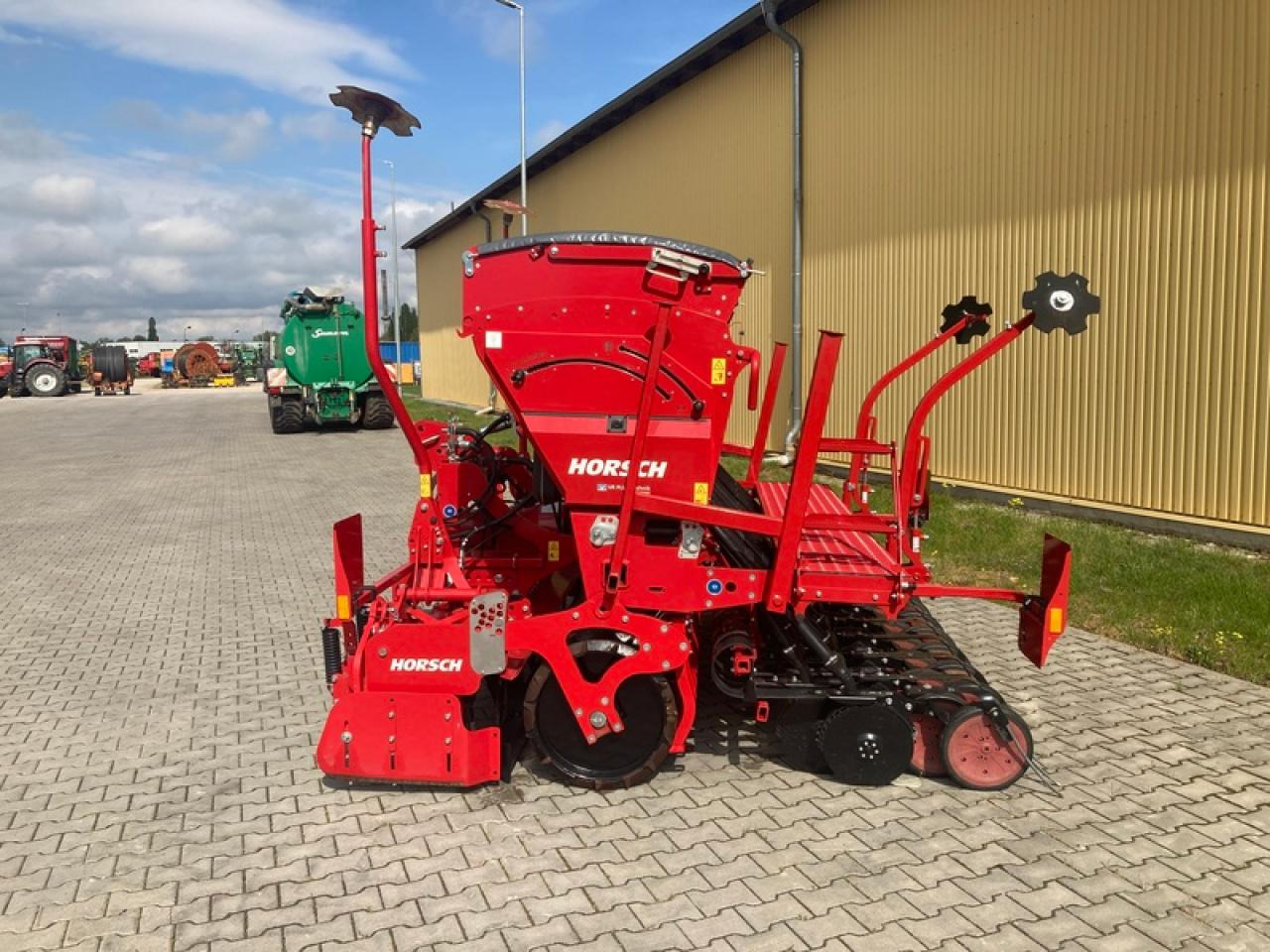 Horsch VERSA 3 KR - Kombinált vetőgép: 2 kép. Horsch VERSA 3 KR - Kombinált vetőgép: 2 kép.