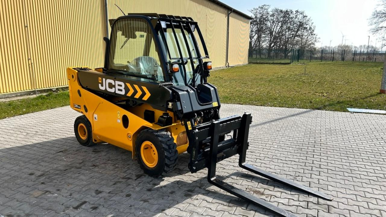 JCB TELETRUK 35D23 AKTION - Villás targonca: 2 kép. JCB TELETRUK 35D23 AKTION - Villás targonca: 2 kép.