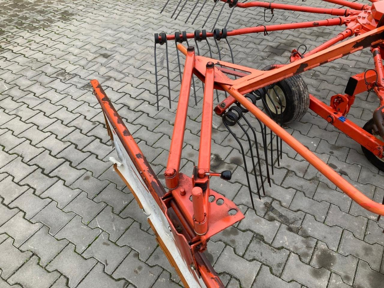 Kuhn GA 4321 GM - Szénaforgató: 5 kép. Kuhn GA 4321 GM - Szénaforgató: 5 kép.