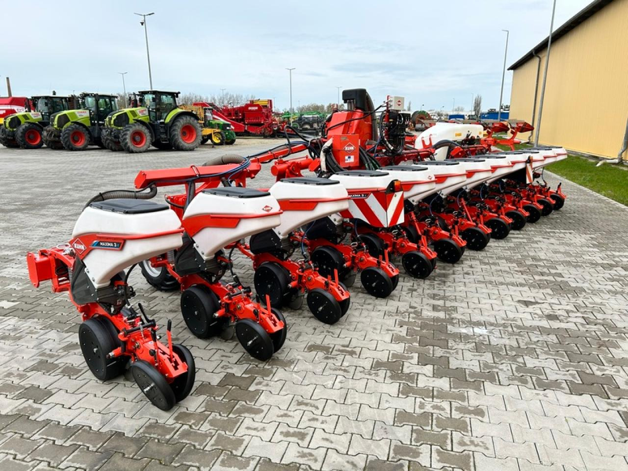 Kuhn MAXIMA 3RXLE - Precíziós vetőgép: 4 kép. Kuhn MAXIMA 3RXLE - Precíziós vetőgép: 4 kép.