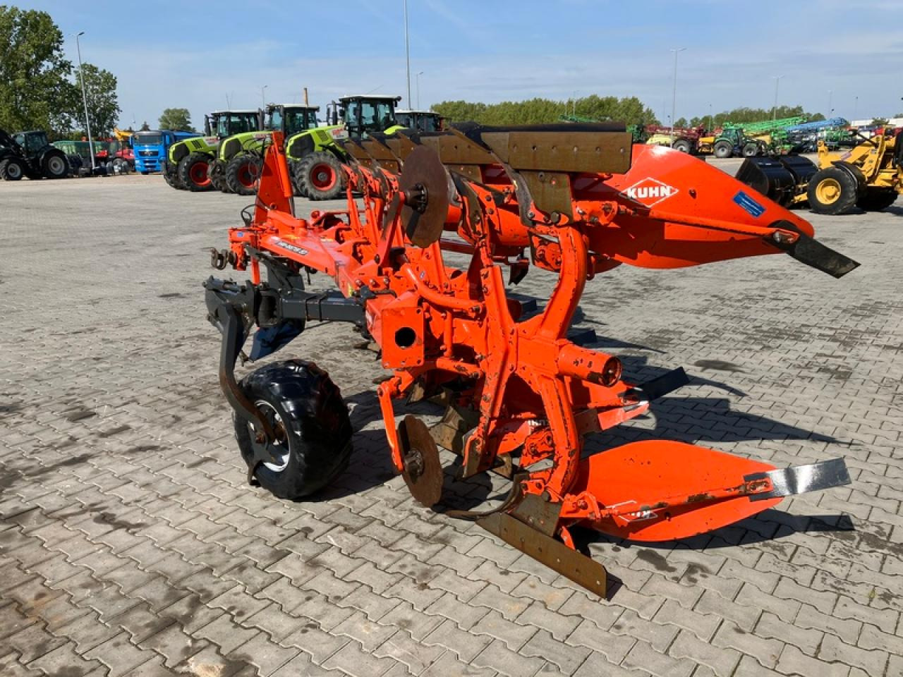 Kuhn VM 153 - Eke: 2 kép. Kuhn VM 153 - Eke: 2 kép.
