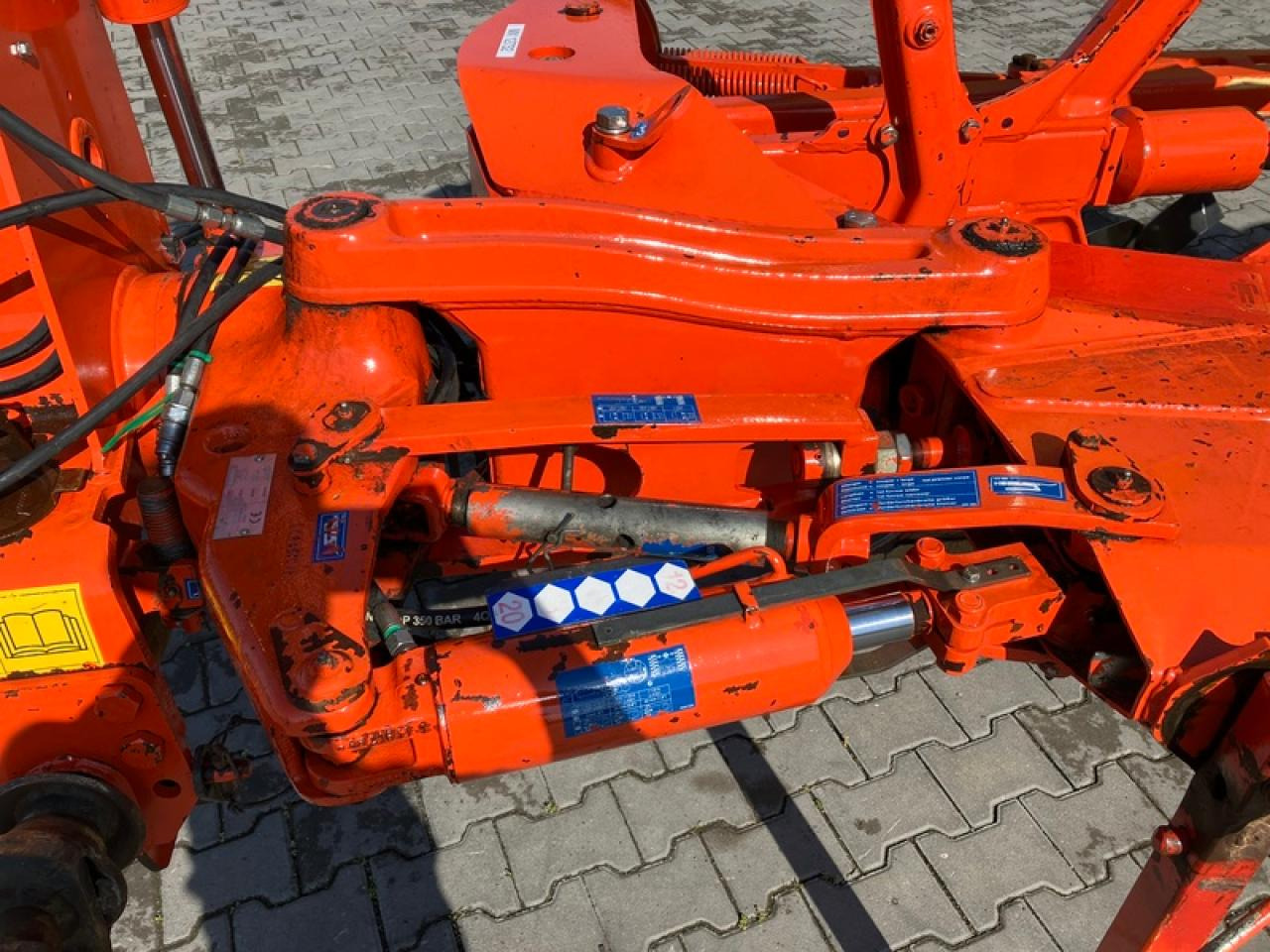 Kuhn VM 153 - Eke: 5 kép. Kuhn VM 153 - Eke: 5 kép.