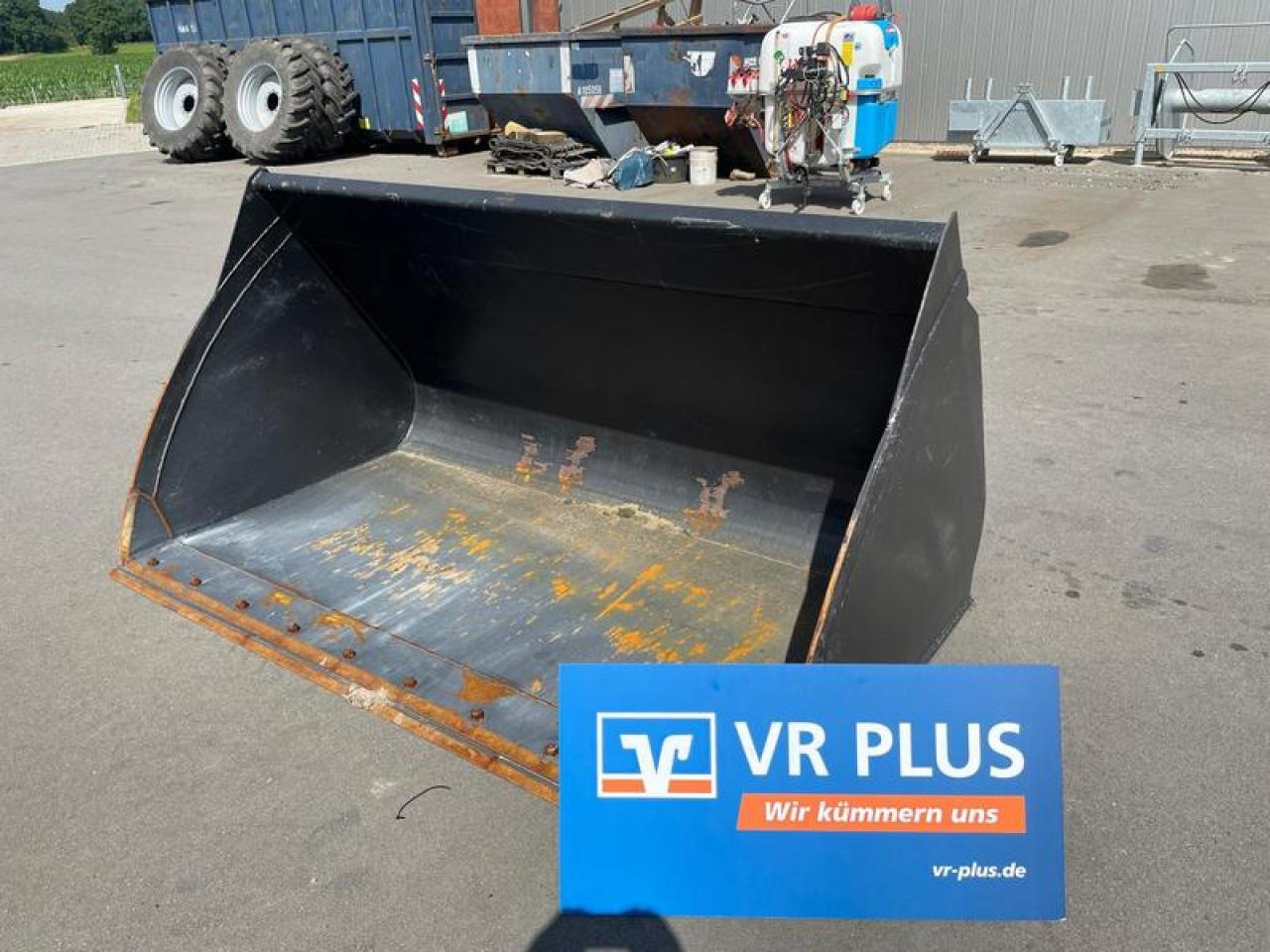 LEICHTGUTSCHAUFEL NEW HOLLAND CASE - Rakodókanál: 1 kép. LEICHTGUTSCHAUFEL NEW HOLLAND CASE - Rakodókanál: 1 kép.