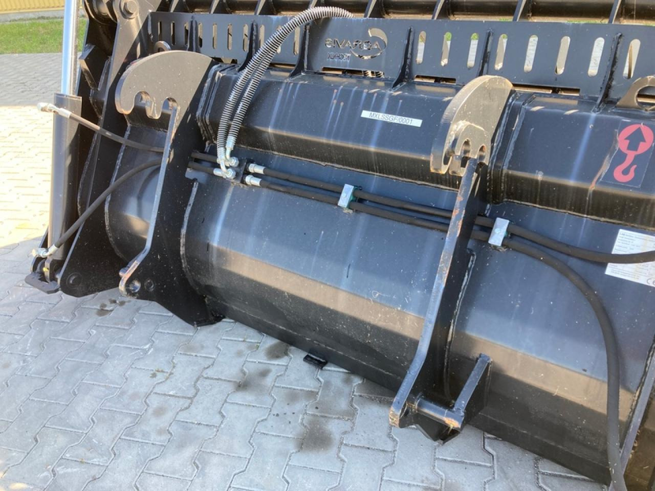 LSB SILAGEGREIFSCHAUFEL AKTION - Rakodókanál: 5 kép. LSB SILAGEGREIFSCHAUFEL AKTION - Rakodókanál: 5 kép.