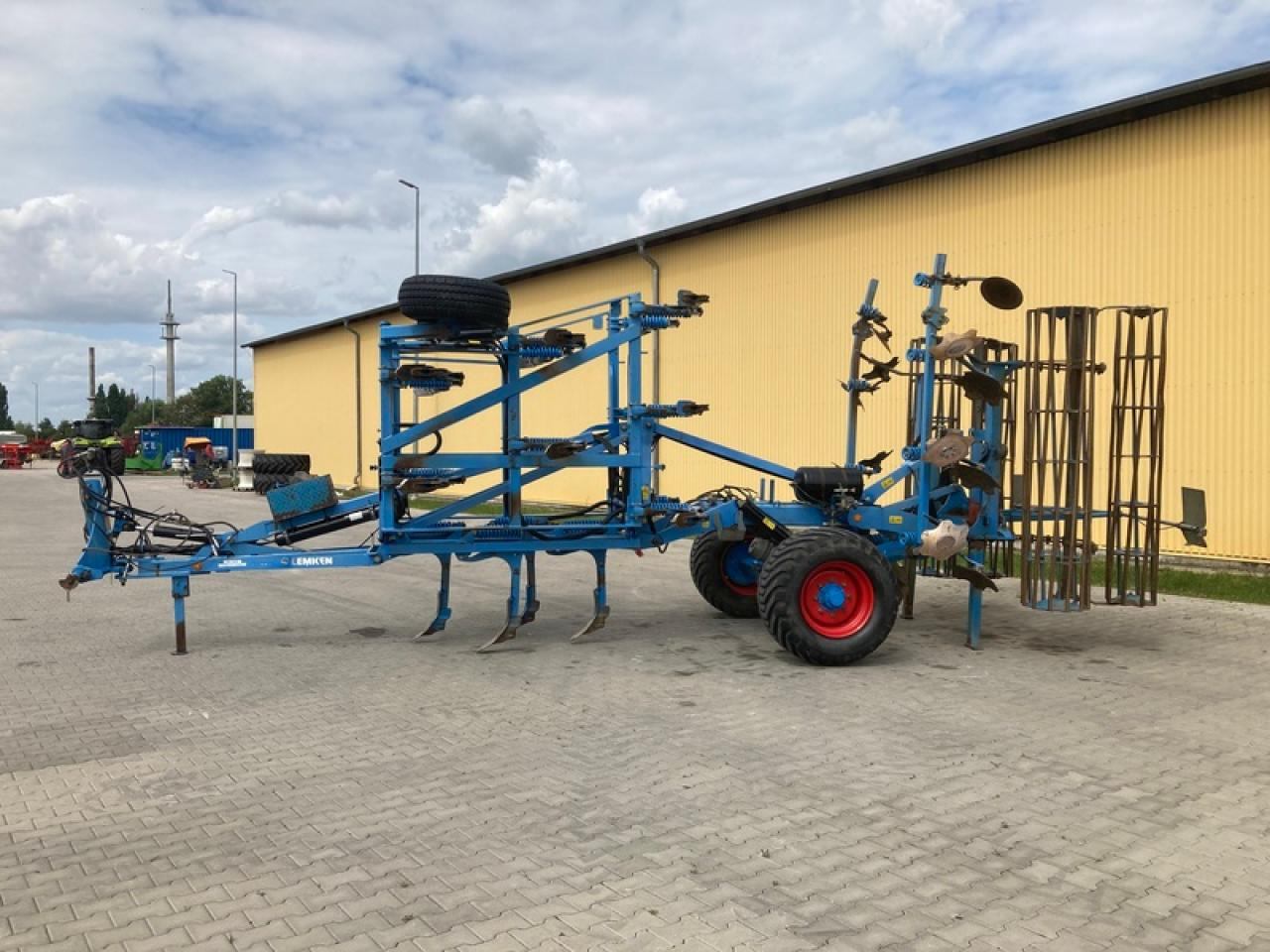 Lemken KARAT 9/500K - Kultivátor: 2 kép. Lemken KARAT 9/500K - Kultivátor: 2 kép.