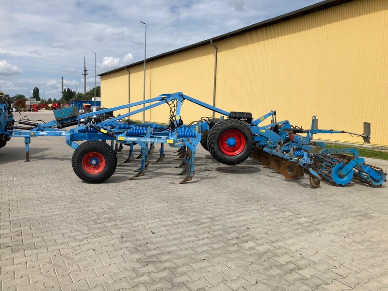 Lemken KARAT 9/500K - Kultivátor: 4 kép. Lemken KARAT 9/500K - Kultivátor: 4 kép.