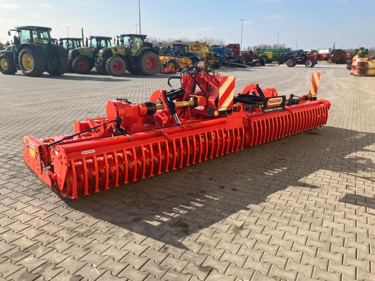 Maschio TORO RAPIDO PLUS 6000 - Forgóborona: 2 kép. Maschio TORO RAPIDO PLUS 6000 - Forgóborona: 2 kép.