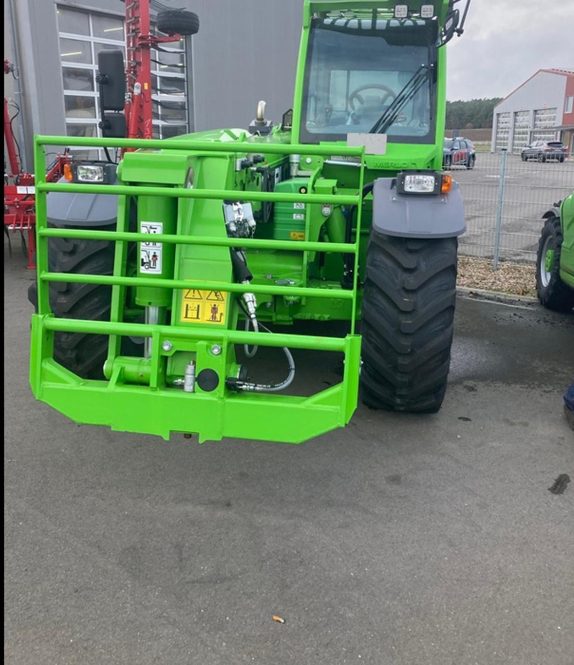 Merlo MF 34.9 CS140 MULTIFARMER - Teleszkópos rakodó: 3 kép. Merlo MF 34.9 CS140 MULTIFARMER - Teleszkópos rakodó: 3 kép.