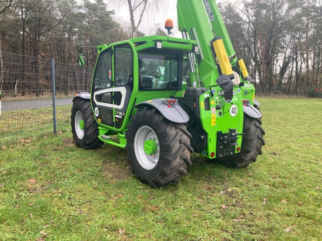 Merlo TF 35.7-140 AKTION - Teleszkópos rakodó: 2 kép. Merlo TF 35.7-140 AKTION - Teleszkópos rakodó: 2 kép.