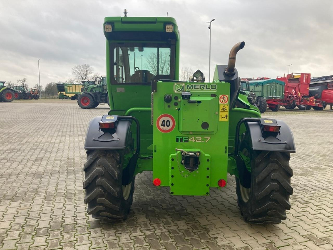 Merlo TF42.7-140 - Teleszkópos rakodó: 3 kép. Merlo TF42.7-140 - Teleszkópos rakodó: 3 kép.