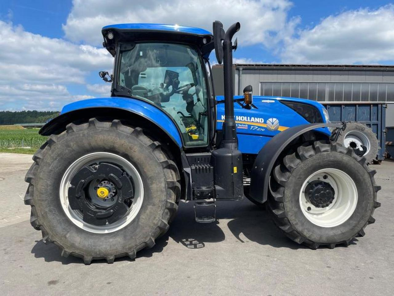 New Holland T 7.270 AUTOCOMMAND AKTION - Traktor: 4 kép. New Holland T 7.270 AUTOCOMMAND AKTION - Traktor: 4 kép.