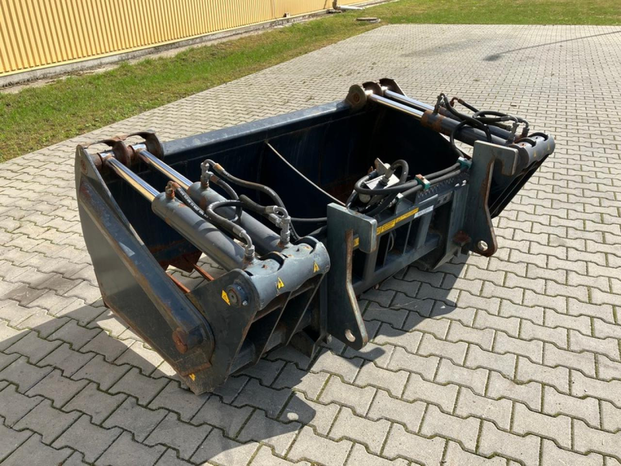 Saphir SSZ199 - Kanál: 4 kép. Saphir SSZ199 - Kanál: 4 kép.