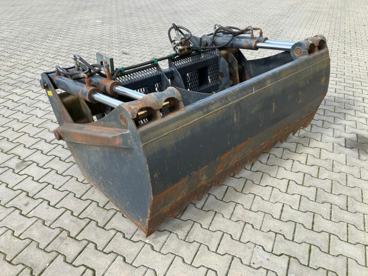 Saphir SSZ199 - Kanál: 2 kép. Saphir SSZ199 - Kanál: 2 kép.