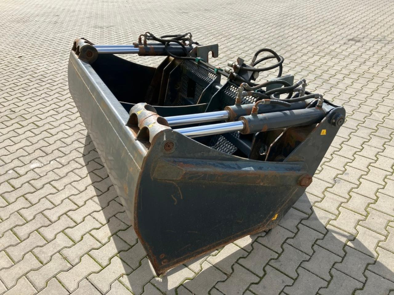 Saphir SSZ199 - Kanál: 3 kép. Saphir SSZ199 - Kanál: 3 kép.