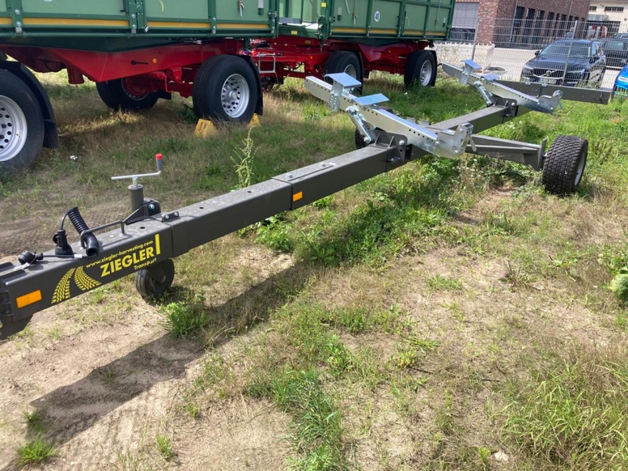 ZIEGLER SCHNEIDWERKSWAGEN AKTION - Kombájn adapter: 2 kép. ZIEGLER SCHNEIDWERKSWAGEN AKTION - Kombájn adapter: 2 kép.