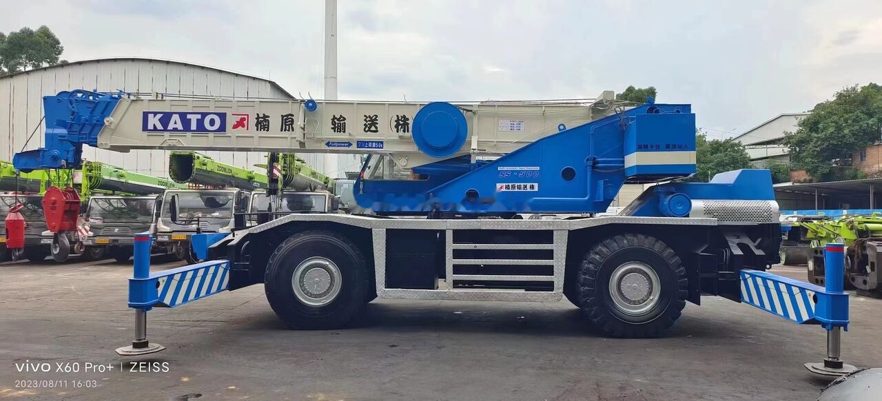 Kato KR-450-v 45ton - Autódaru: 2 kép. Kato KR-450-v 45ton - Autódaru: 2 kép.