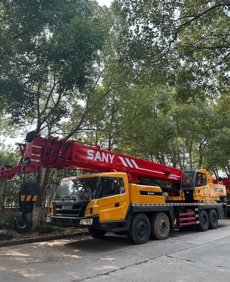 Sany STC250 STC500 STC800 25 50 80 100 truck crane for sale - Autódaru: 2 kép. Sany STC250 STC500 STC800 25 50 80 100 truck crane for sale - Autódaru: 2 kép.