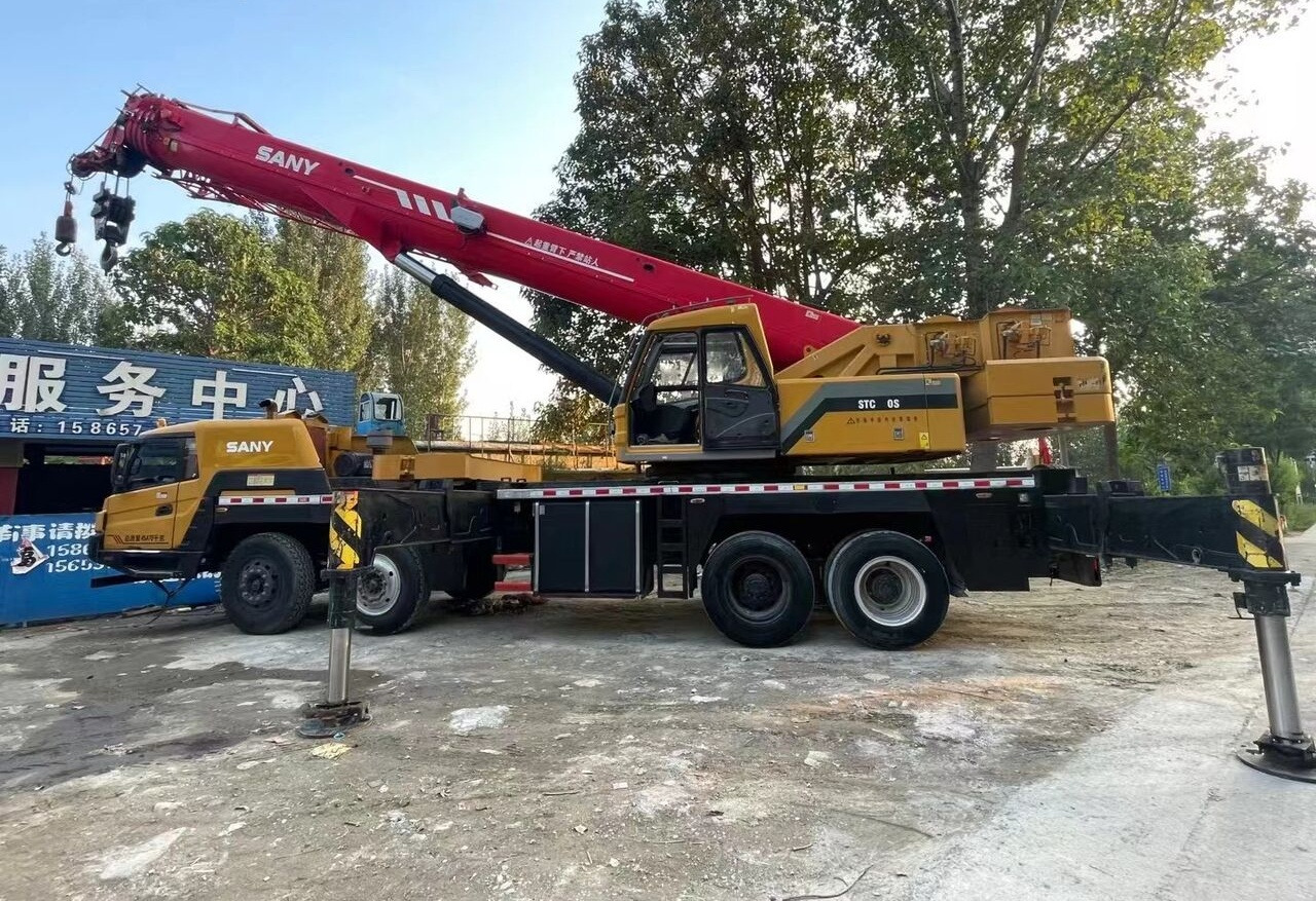 Sany STC800 - Autódaru: 3 kép. Sany STC800 - Autódaru: 3 kép.