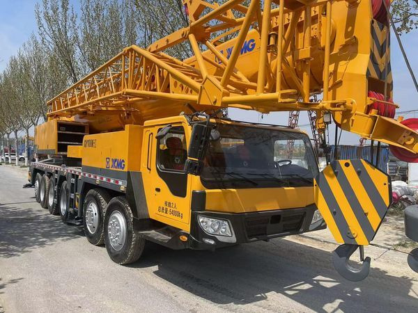 XCMG QY100K QY100K-II QY90K 100T 100ton 50 60 70 80 - Autódaru: 2 kép. XCMG QY100K QY100K-II QY90K 100T 100ton 50 60 70 80 - Autódaru: 2 kép.