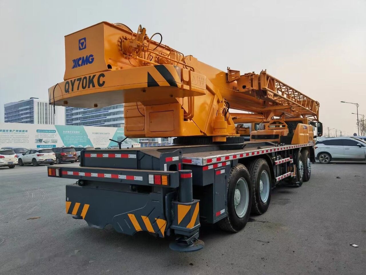 XCMG QY70KC 25t 50t 30t 70t 90t - Autódaru: 2 kép. XCMG QY70KC 25t 50t 30t 70t 90t - Autódaru: 2 kép.