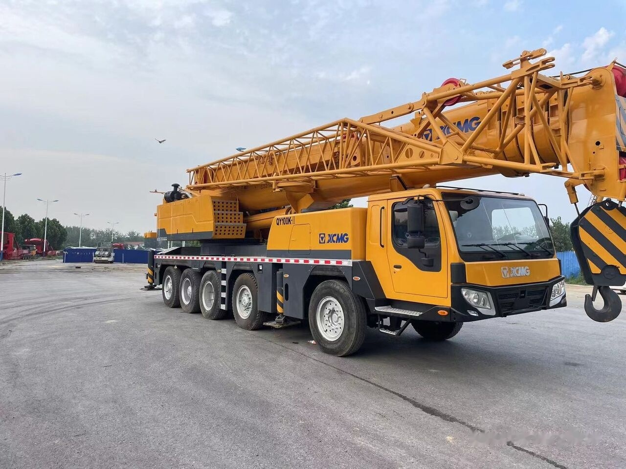XCMG QY90K QY30K QY50K QY70K QAY200 truck crane - Autódaru: 2 kép. XCMG QY90K QY30K QY50K QY70K QAY200 truck crane - Autódaru: 2 kép.