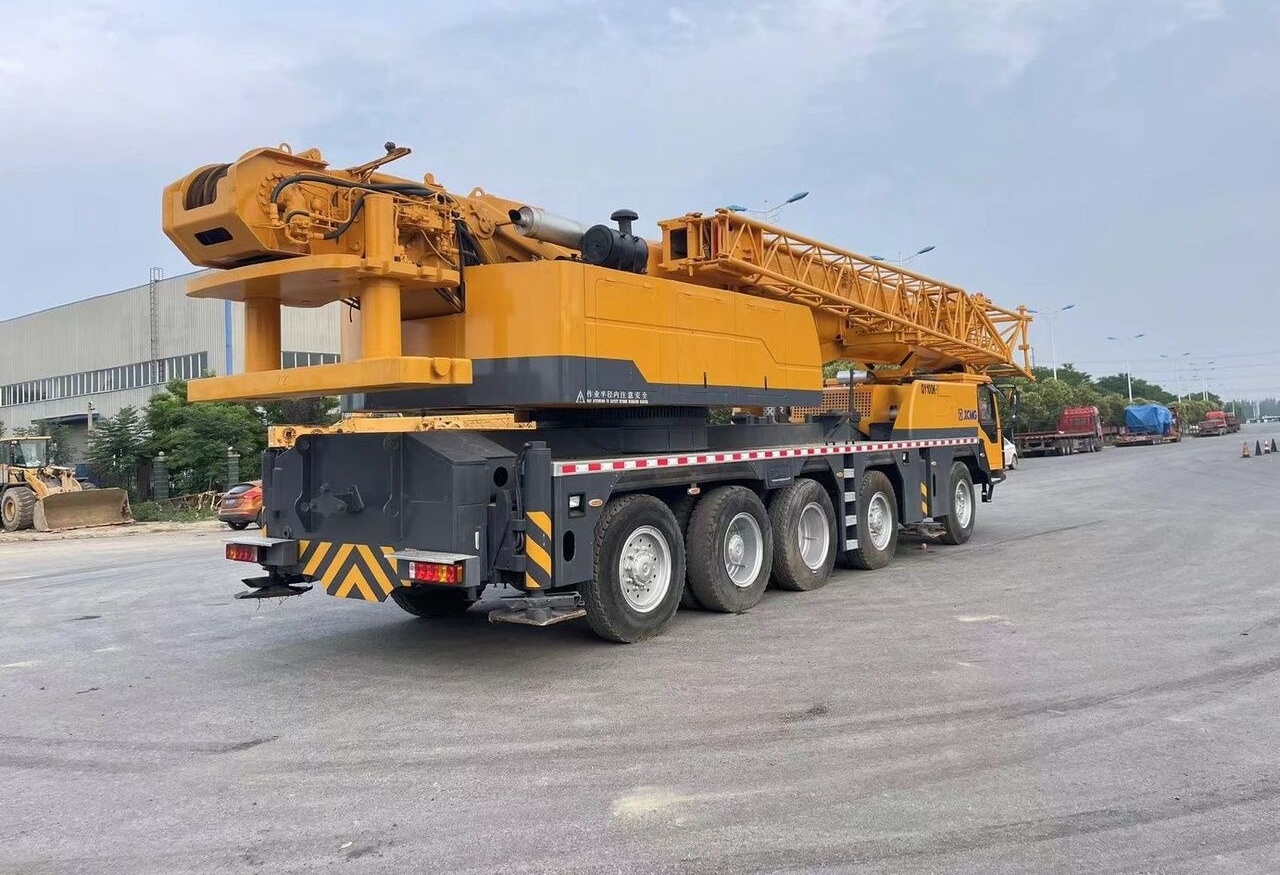 XCMG QY90K QY30K QY50K QY70K QAY200 truck crane - Autódaru: 3 kép. XCMG QY90K QY30K QY50K QY70K QAY200 truck crane - Autódaru: 3 kép.
