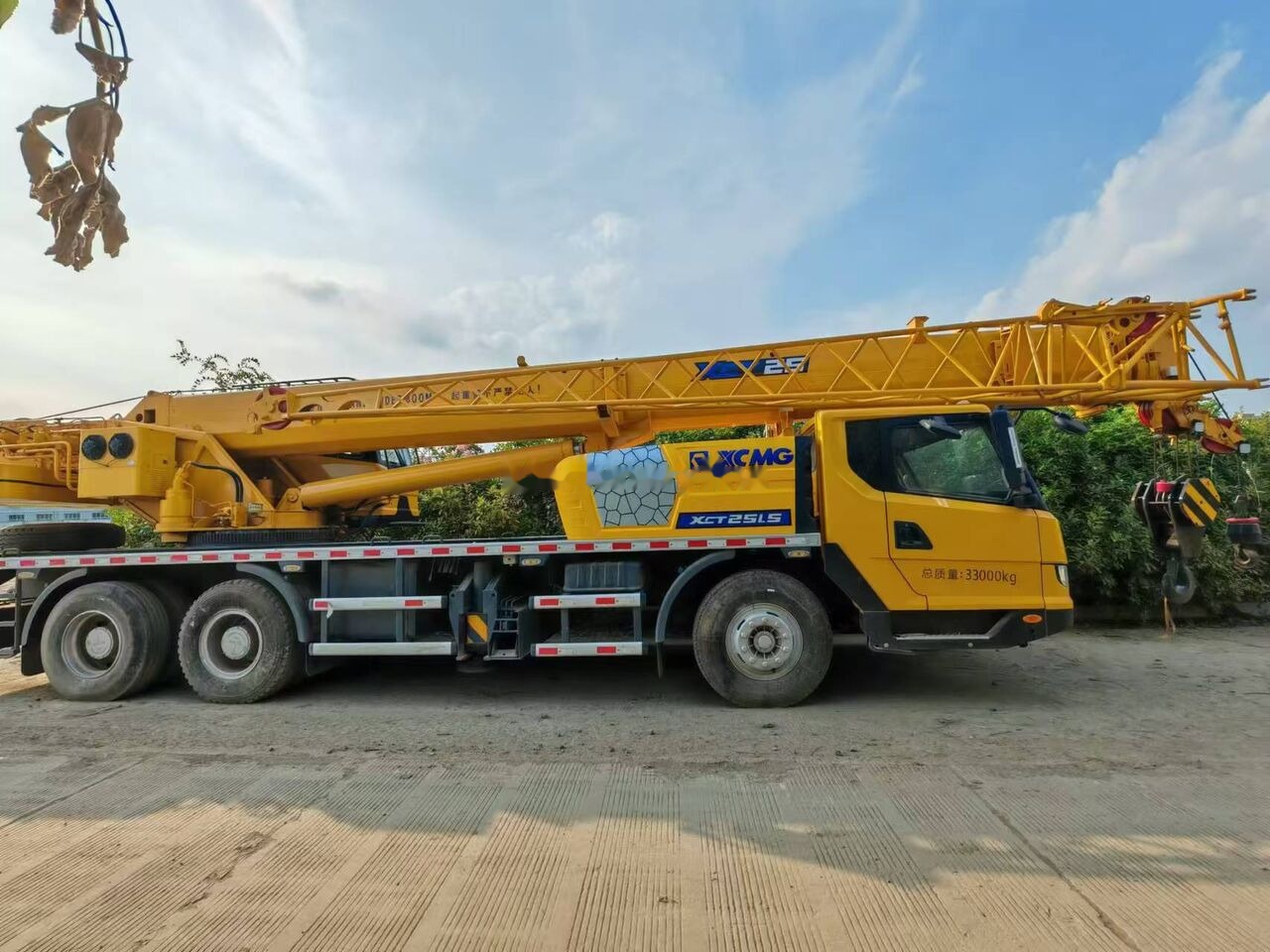XCMG XCT25 XCT35 25T 25ton 35T 35ton 50 60 70 80 - Autódaru: 1 kép. XCMG XCT25 XCT35 25T 25ton 35T 35ton 50 60 70 80 - Autódaru: 1 kép.